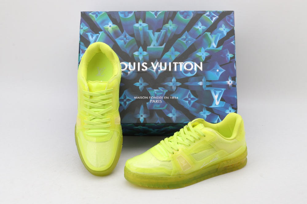L*V SNEAKER
